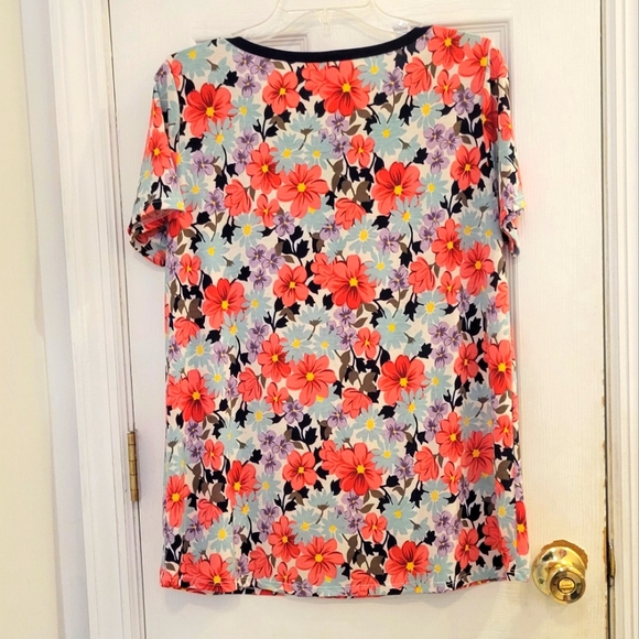 Sew In Love NWOT Floral Henley Top Large - Picture 3 of 9